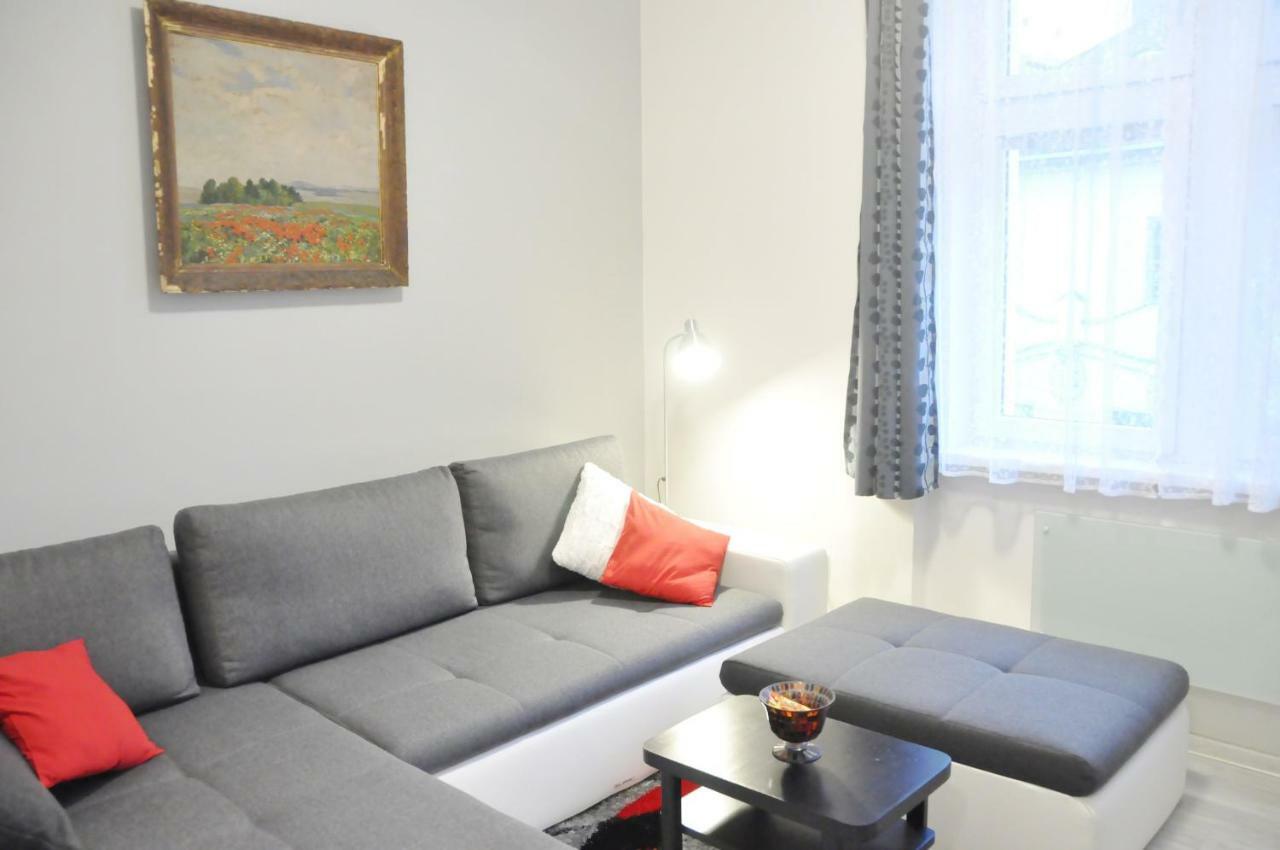 Modern & Historic Apartment Bratislava Extérieur photo