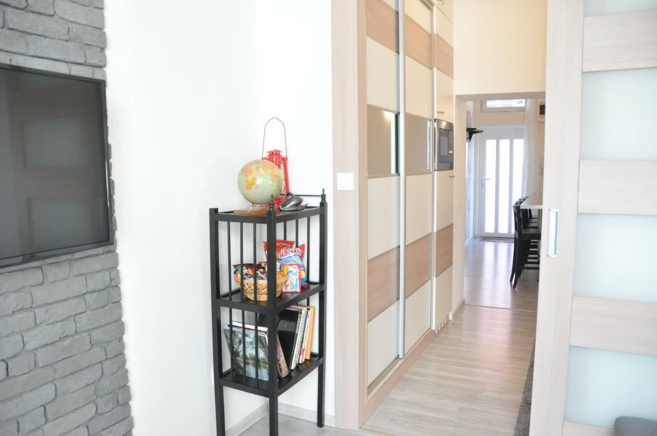 Modern & Historic Apartment Bratislava Extérieur photo